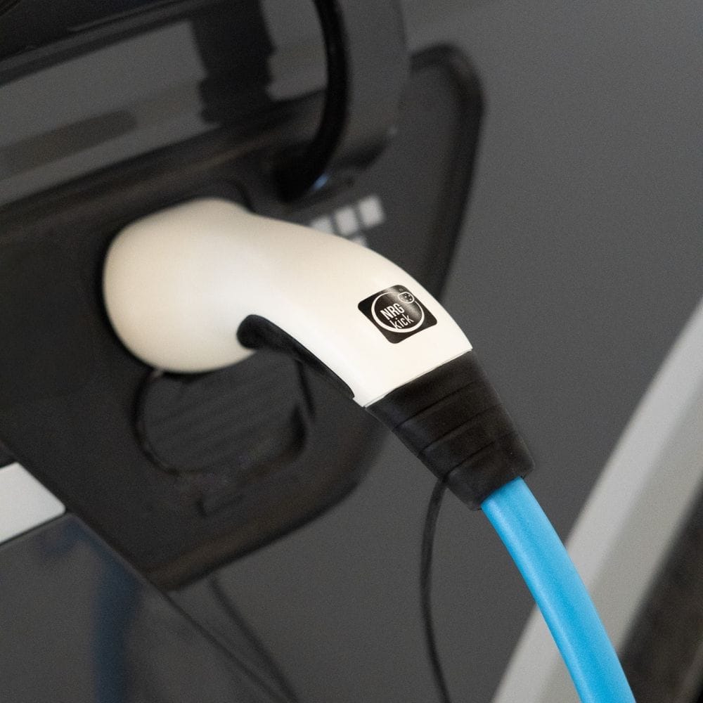 NRGkick Sabit Standart Set 32A 22kW | 5 Metre | Monofaze & Trifaze WiFi + Bluetooth | Duvar Askı Aparatı Hediyeli görsel 1